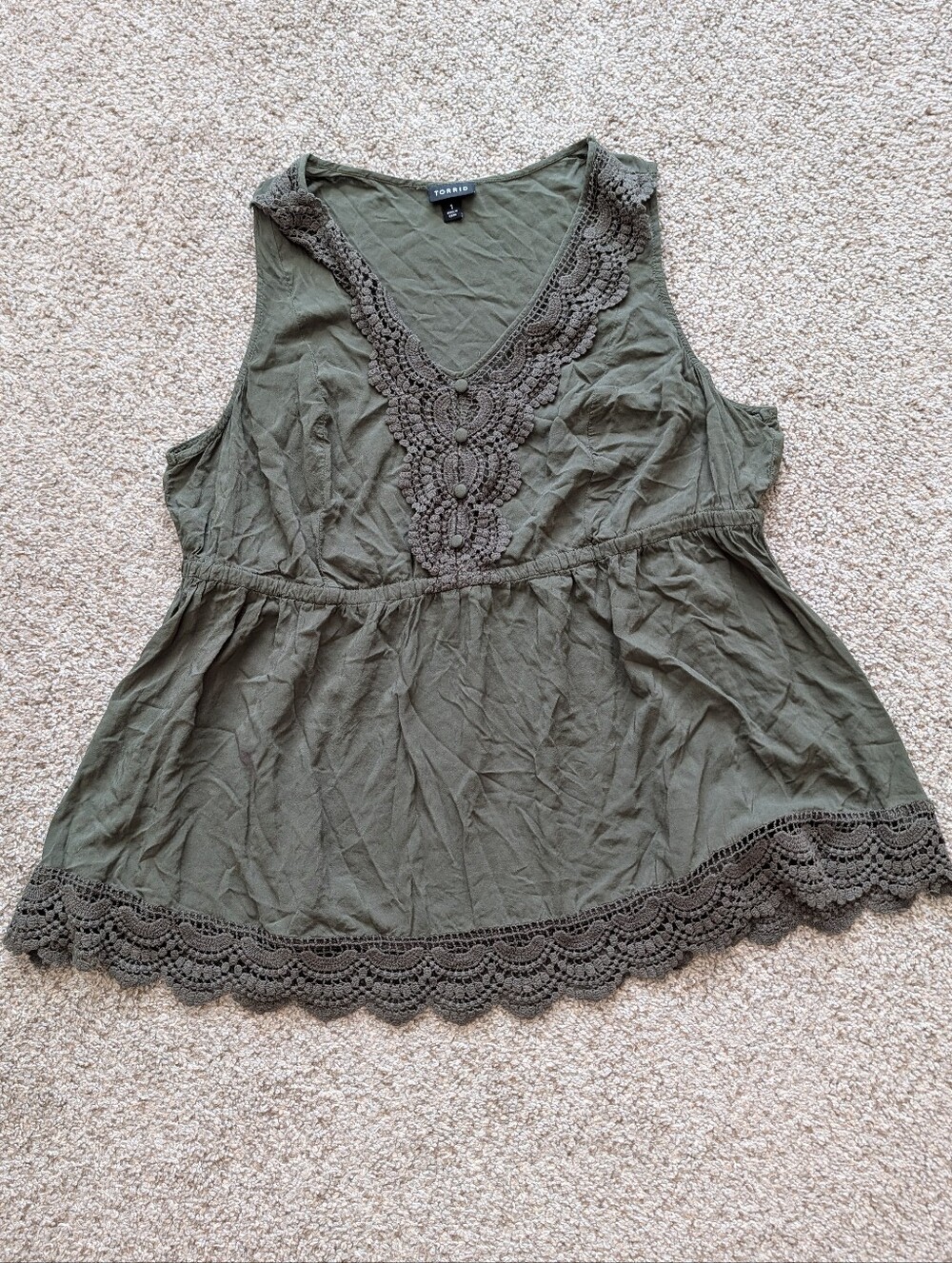 Torrid Womens Dark Green Babydoll Challis Crochet Trim Top Size 1X